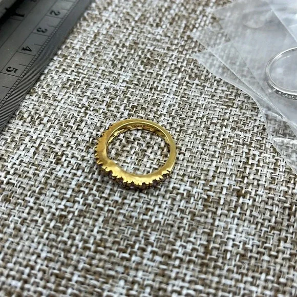 Vintage SETA Gold-Tone Ring with Sparkling Stones, Size 6 - Picture 12 of 17